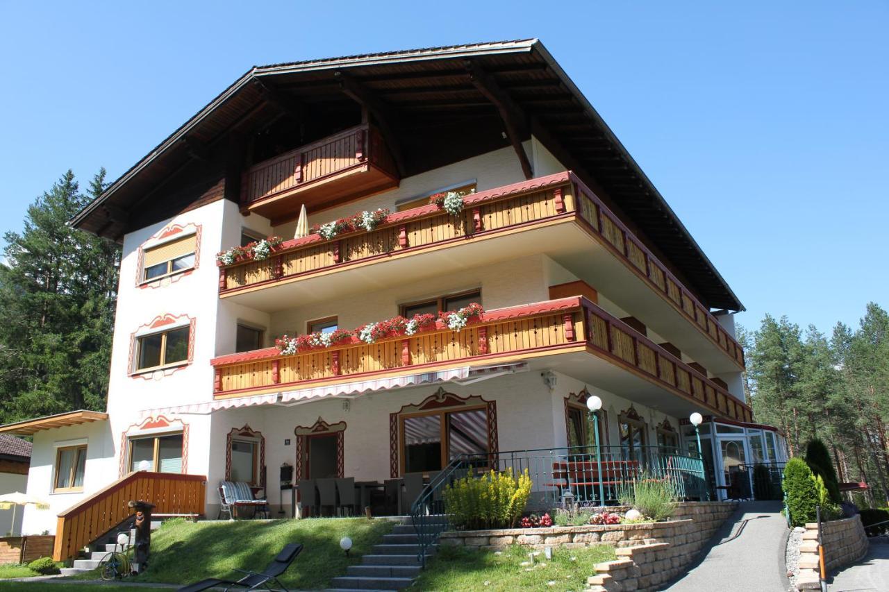 Hotel Garni Waldhof - Wohlfuehlen Am Lech Stanzach Extérieur photo