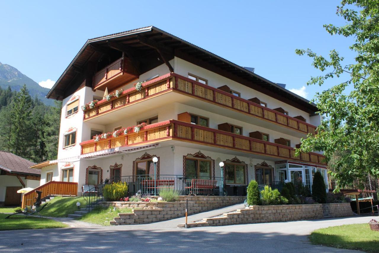 Hotel Garni Waldhof - Wohlfuehlen Am Lech Stanzach Extérieur photo