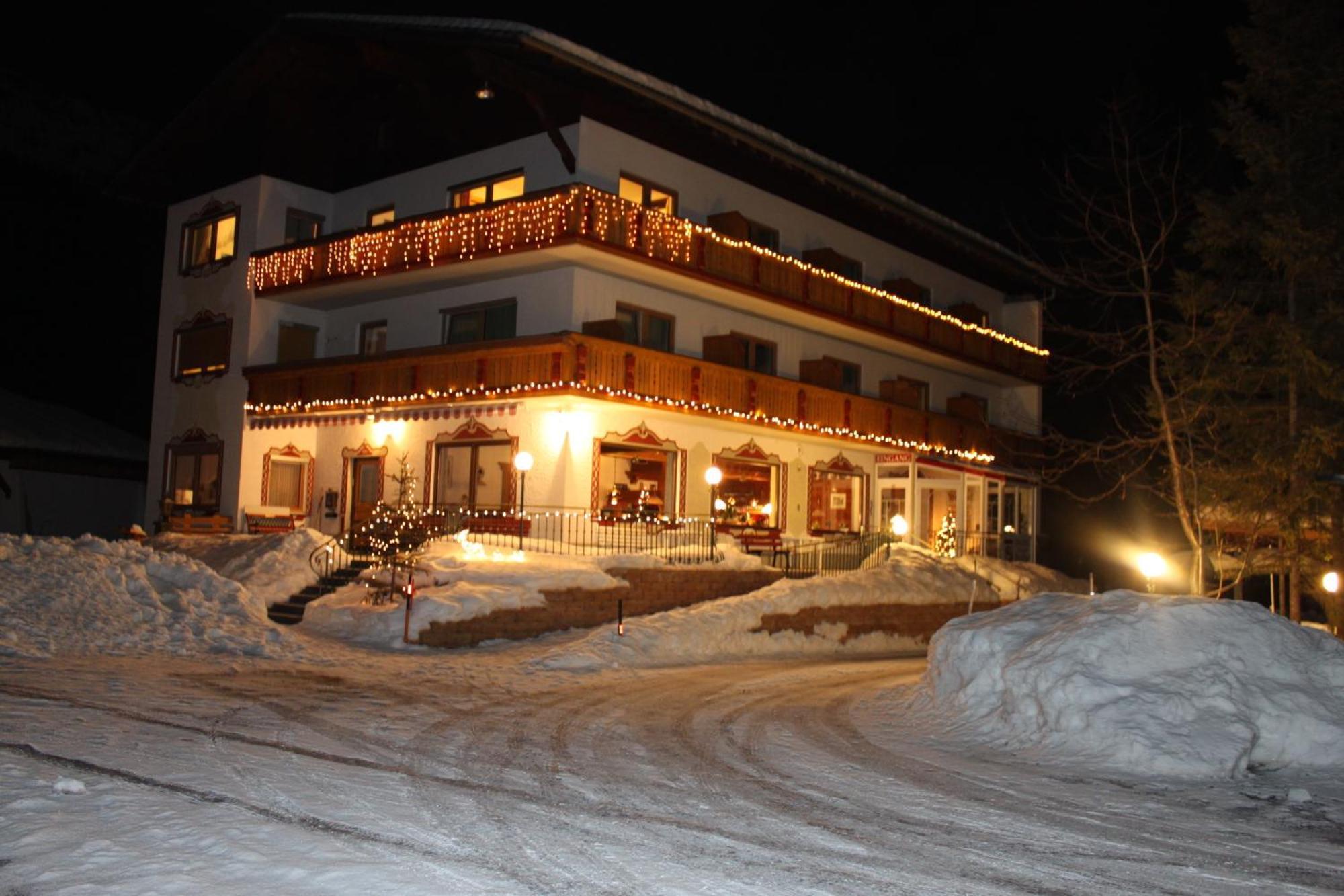 Hotel Garni Waldhof - Wohlfuehlen Am Lech Stanzach Extérieur photo