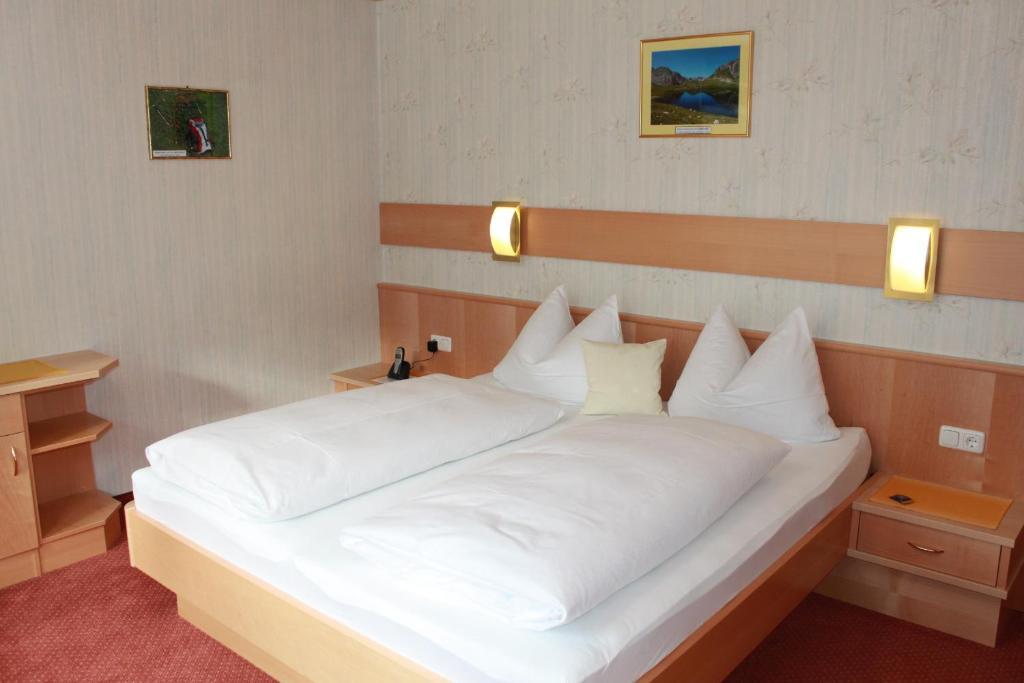 Hotel Garni Waldhof - Wohlfuehlen Am Lech Stanzach Chambre photo