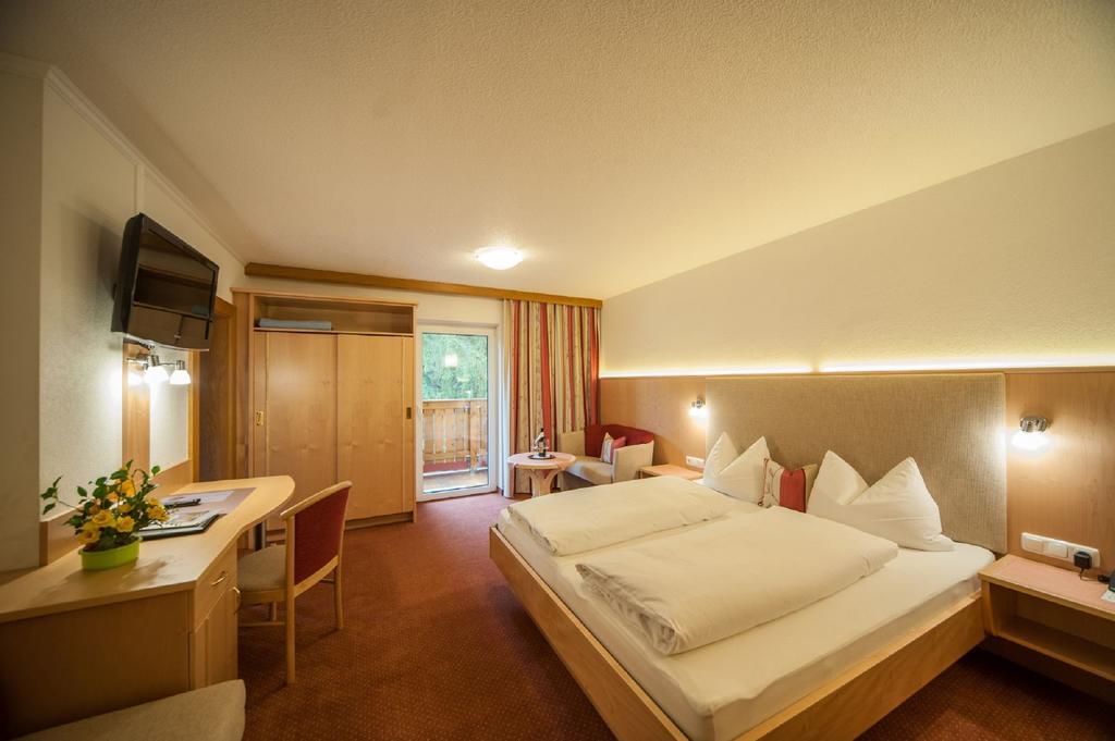 Hotel Garni Waldhof - Wohlfuehlen Am Lech Stanzach Extérieur photo